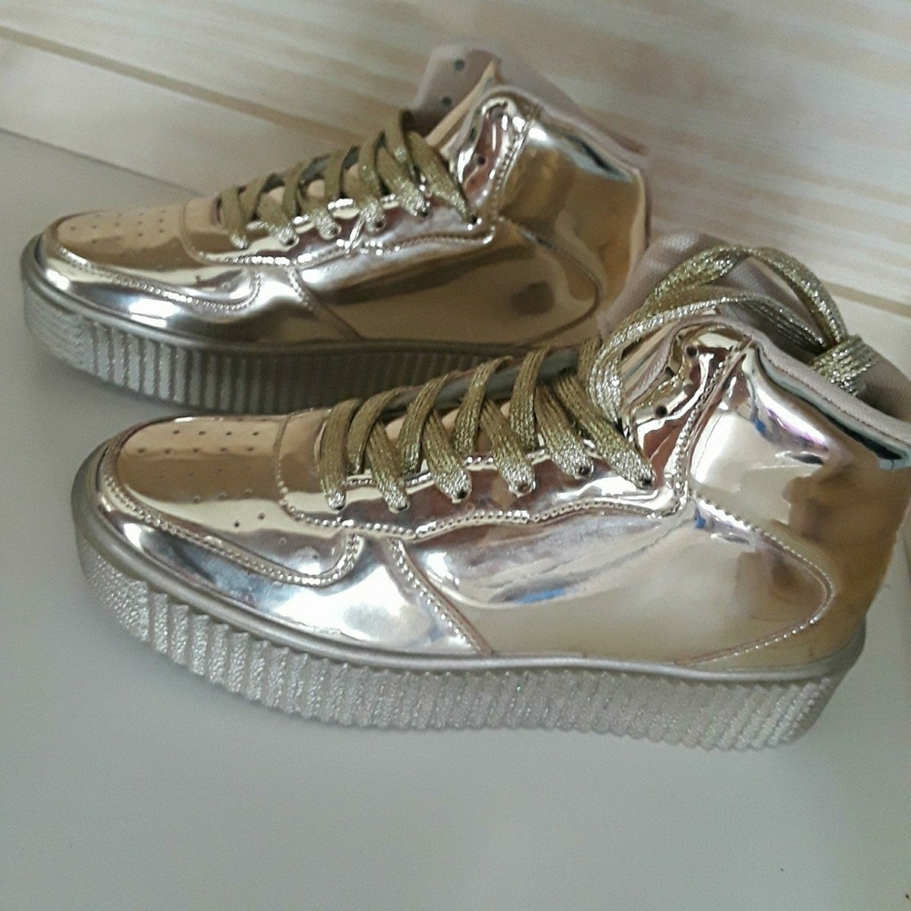 Cape Ribbon Gold Chrome Fashion Sneakers